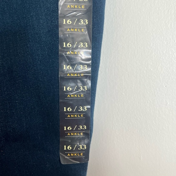 Lucky Brand Lola Boot Jeans BNWT - Picture 4 of 6